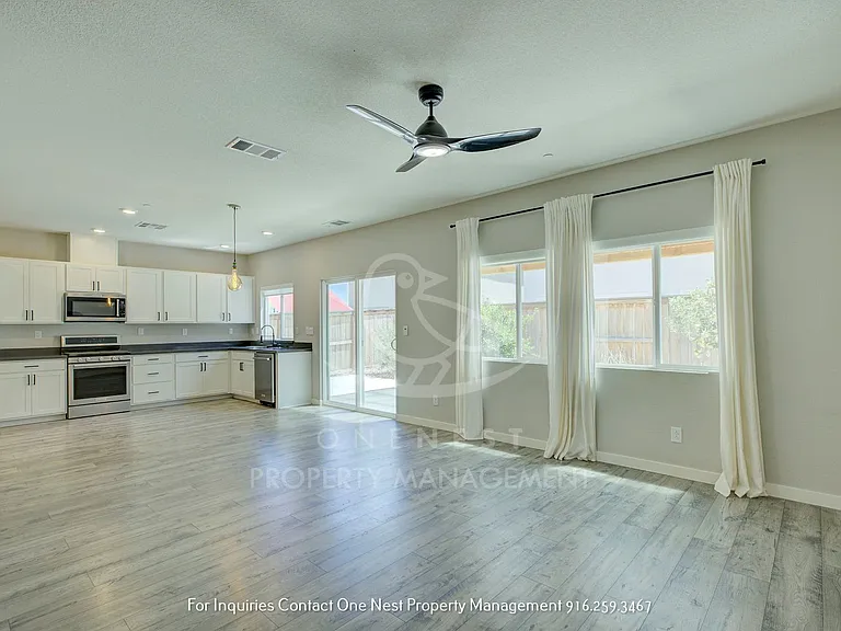 968 Franklin St — Photo 6