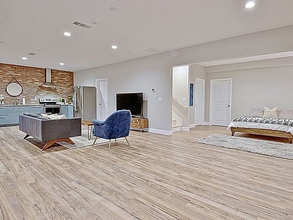 4th image of 111 Fairgate Dr