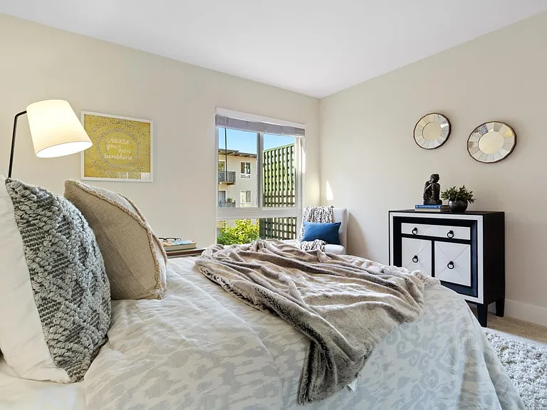 930 Peninsula Ave #303 — Photo 7
