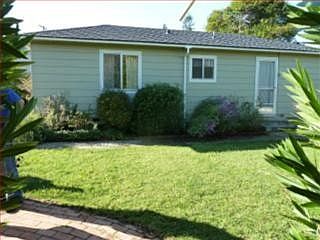 3rd image of 1409 Cordilleras Ave
