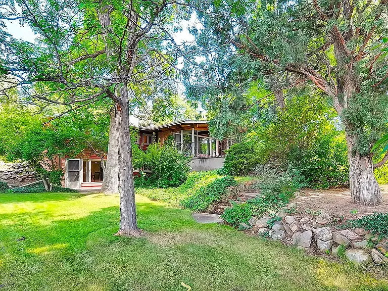 1375 Normandy Rd — Photo 17