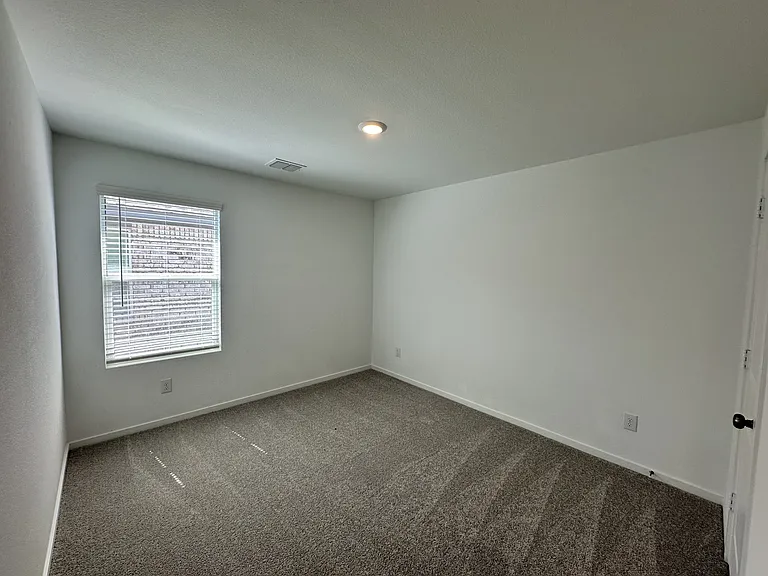 1601 Elliott Rd — Photo 6