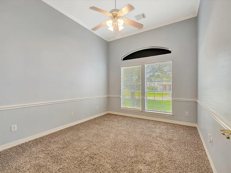 2421 Baycrest Dr — Photo 28
