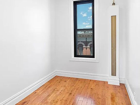 4th image of 322 W 11th St APT 10