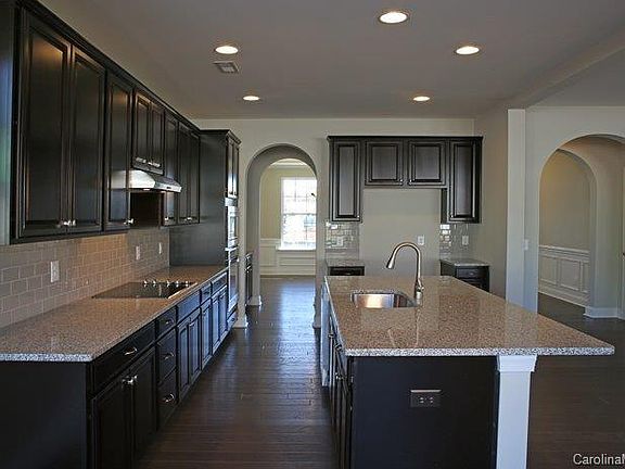 5th image of 117 Creekside Crossing Ln #209