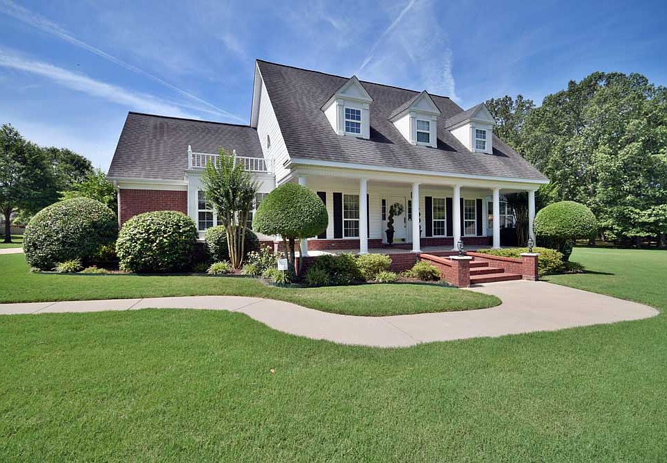1st image of 9 Shady Ln