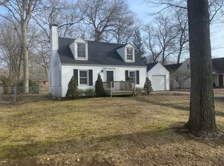 716 Airport Rd, Norton Shores, MI