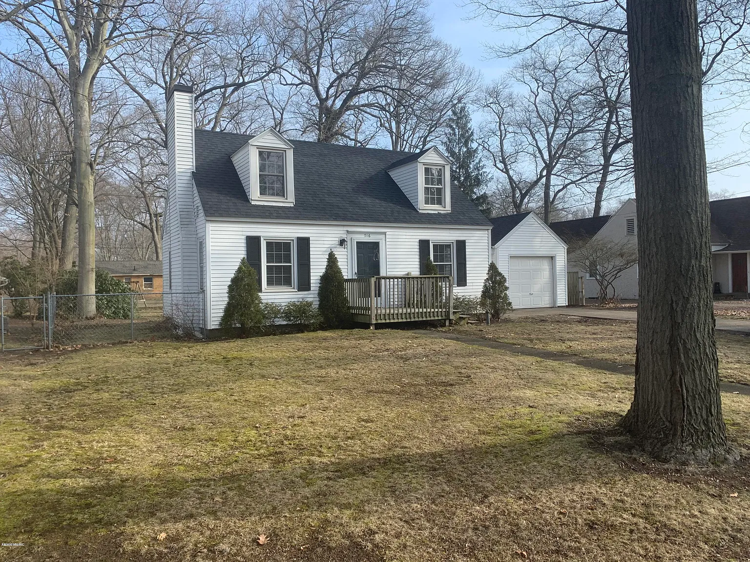 716 Airport Rd photo 1