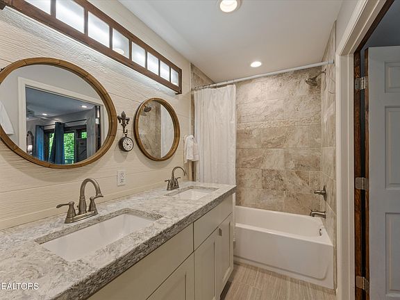 21st image of 116 Wildwood Trl