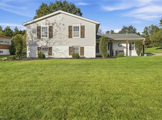 1042 Oakhill Dr NE, Massillon, OH 44646
