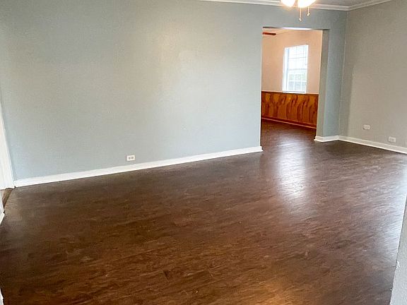 2nd image of 715 10th Ave N