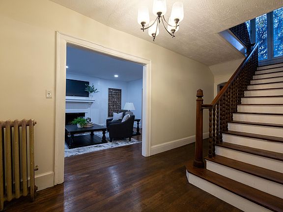 2nd image of 1536 Chicago Blvd