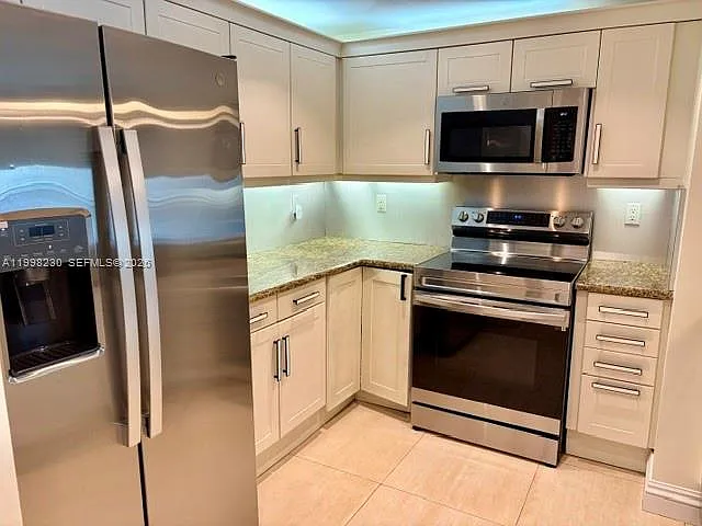 7270 SW 88th St #B306 — Photo 5