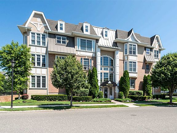 2nd image of 1109 Roosevelt Way