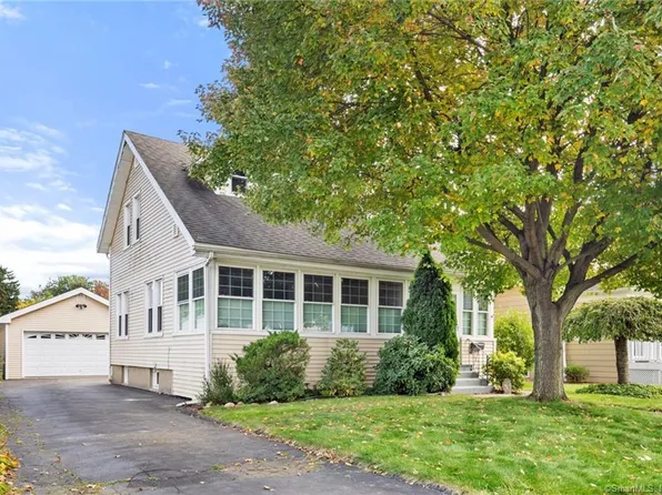 32 Cambridge Street, West Hartford, CT 06110