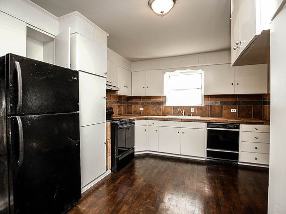 5th image of 4705 Beverly Dr