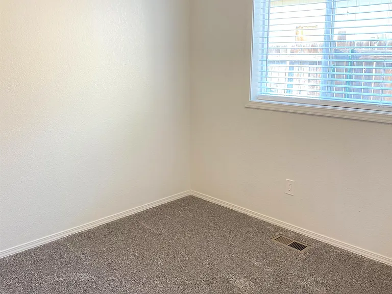 512 S Kearney Pl — Photo 33