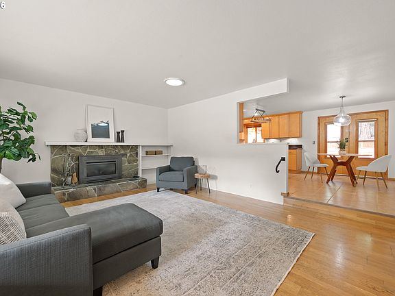 4th image of 865 E 43rd Ave