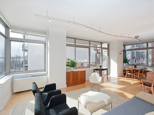 Sold by Sotheby's International Realty | media 29