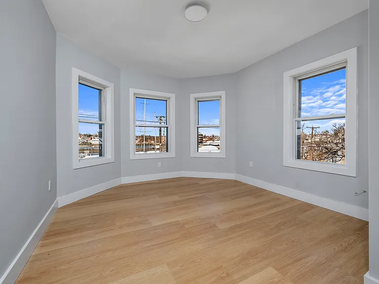 566 Shirley St #6 — Photo 18