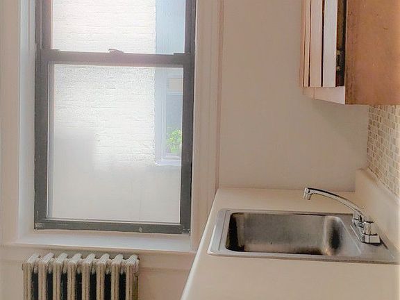 5th image of 3118 34th St APT 7