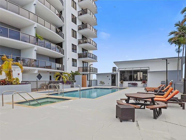 2301 SW 27th Ave #1501 — Photo 32