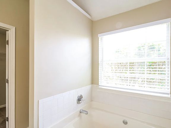 5th image of 1696 Zacharys Way