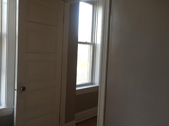 3rd image of 2946 N Rockwell St #2
