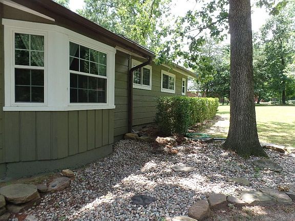 5th image of 1103 E Hickory Ln