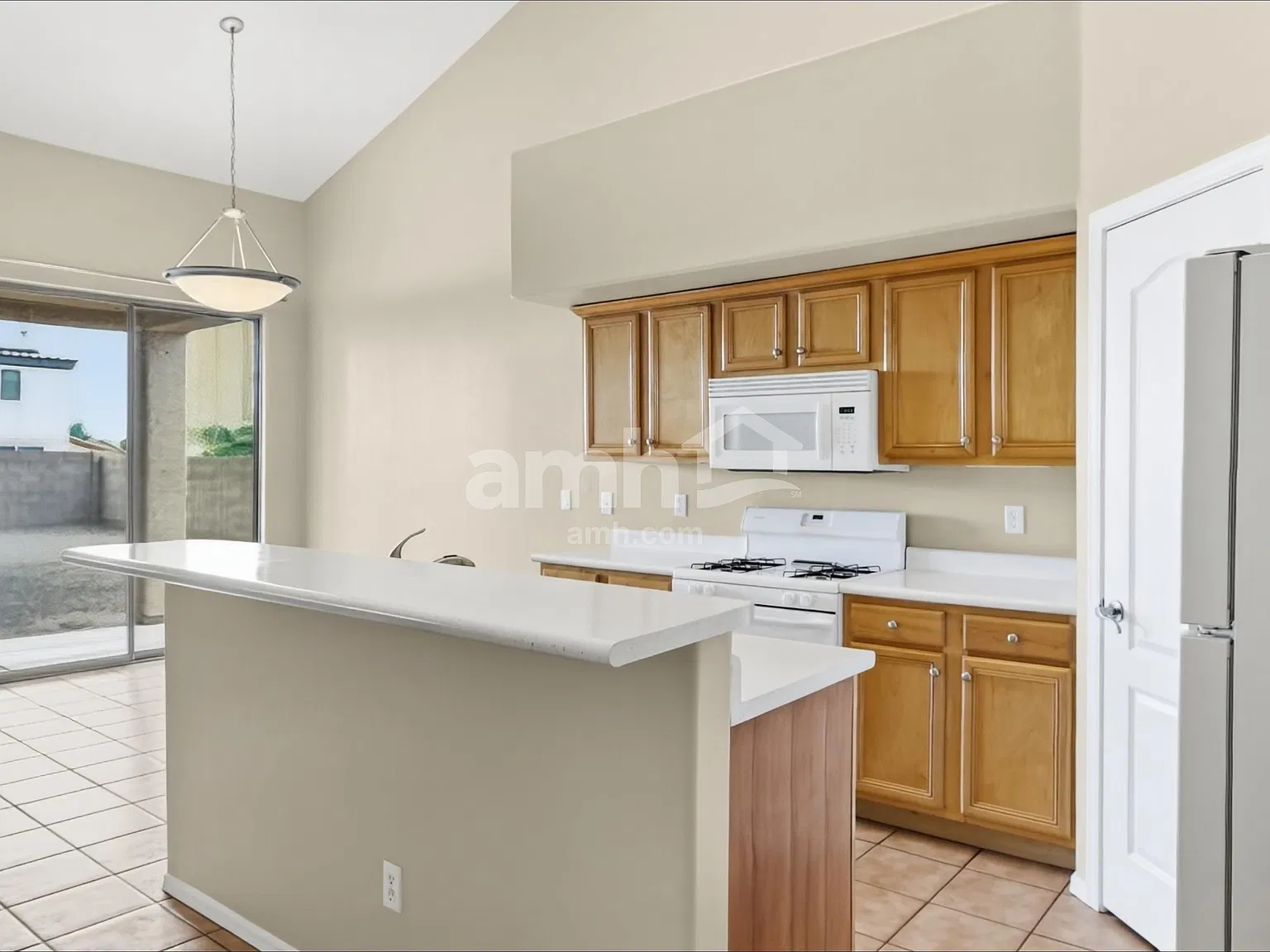 4 bed, 2.5 bath, 1861 sqft, $1,950 — Photo 3
