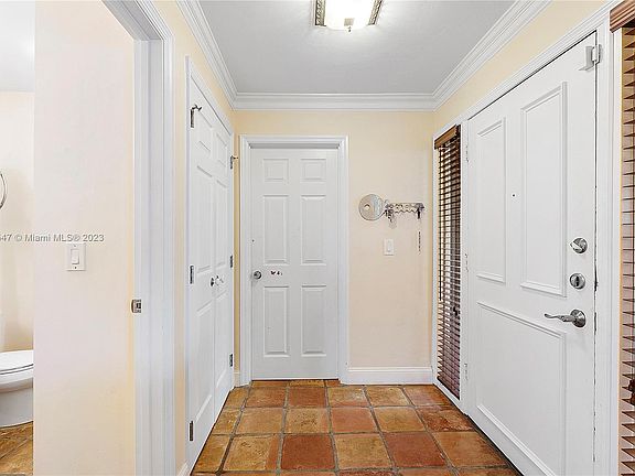 3rd image of 20351 NE 10th Ct