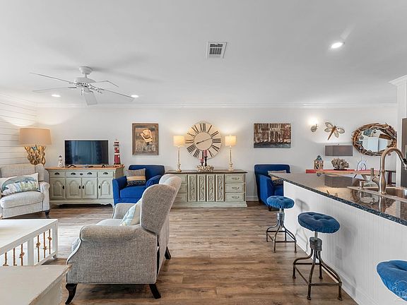 5th image of 4068 Spinnaker Dr Unit 202