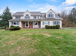 36 Bedell Rd, Katonah, NY 10536