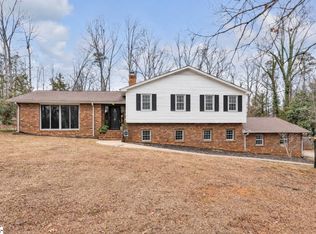 6 Devonshire Ln, Greenville, SC 29617