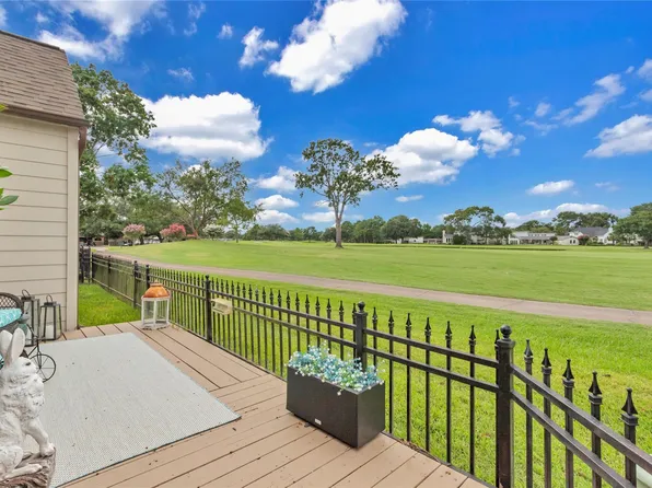 7631 Ameswood Rd, Houston, TX 77095