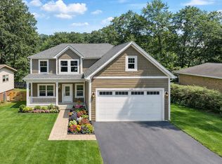 1127 Kenton Rd, Deerfield, IL 60015