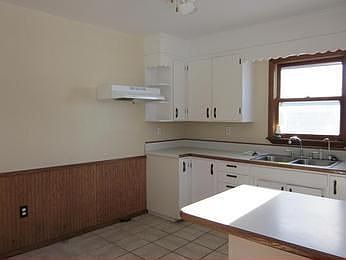 2nd image of 212 3rd St NE