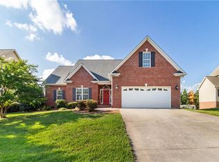 6931 Prairie Grove Dr, Clemmons, NC 27012