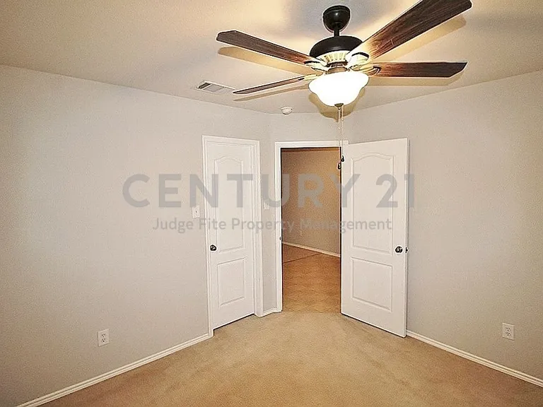 217 Silver Spur Dr — Photo 13