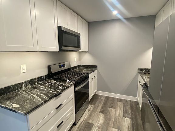 4th image of 320 Front St APT 3