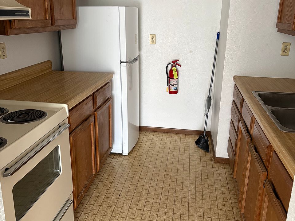 2nd image of 220 Church St #3