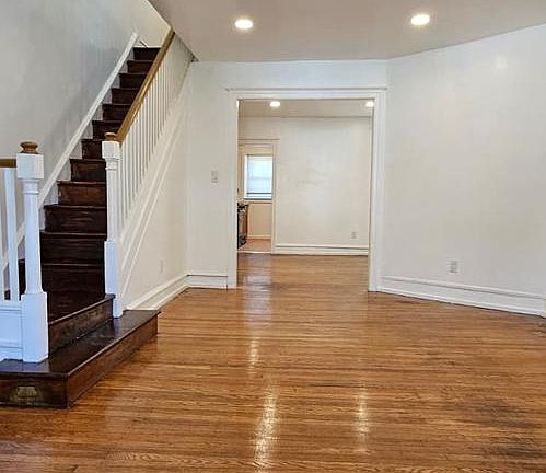 4th image of 740 W Fisher Ave