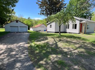 1005 N James St, Ludington, MI 49431