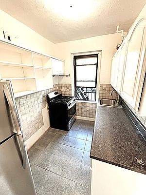 4th image of 21-57 33rd St #5CC
