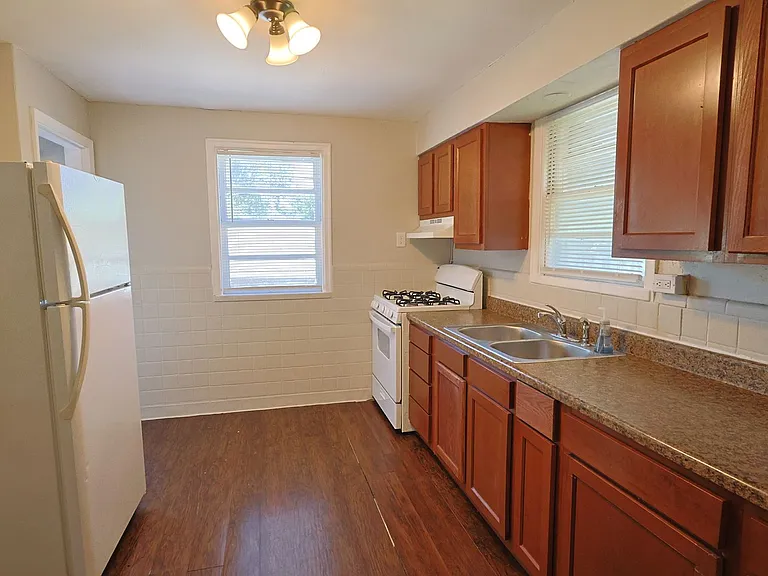 418 N Dade Ave — Photo 8