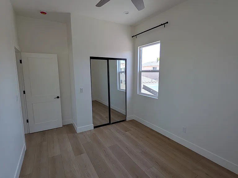 1920 Rockefeller Ln #D — Photo 15