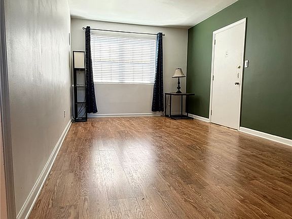 4th image of 100 Lewis Dr Unit 21-H