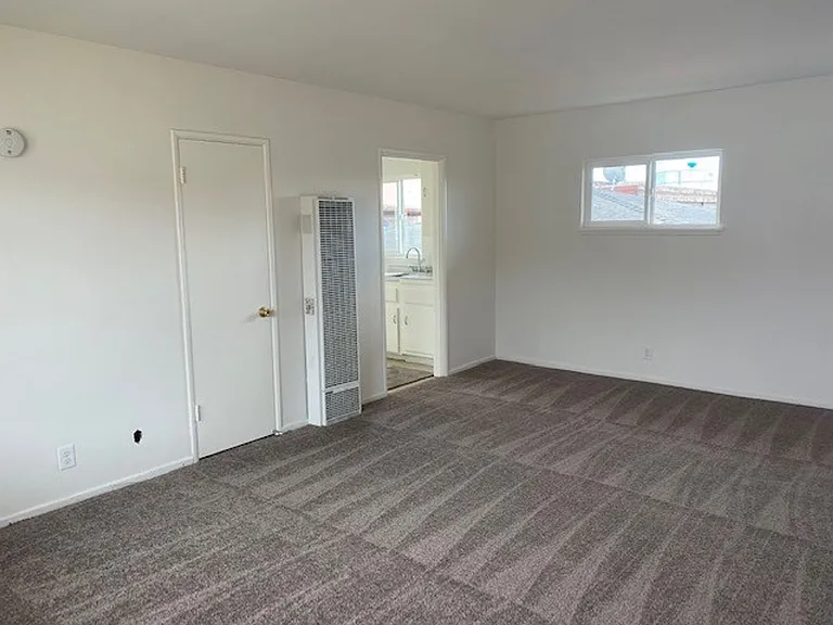 12522 Truro Ave — Photo 4