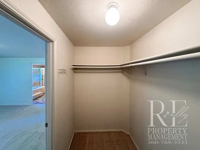 4618 NW Bernard St — Photo 43