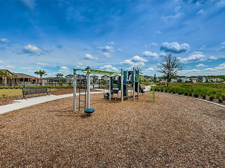 8327 Crescent Oaks Dr — Photo 55